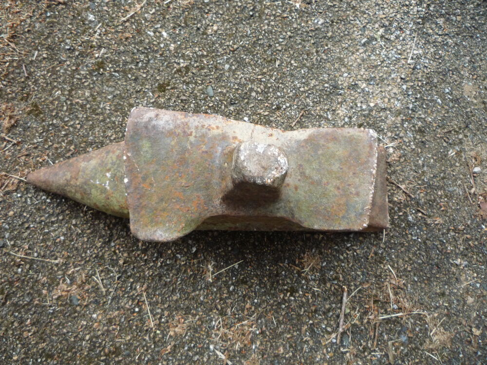 Enclume de mar&eacute;chal ferrant tr&egrave;s ancienne
