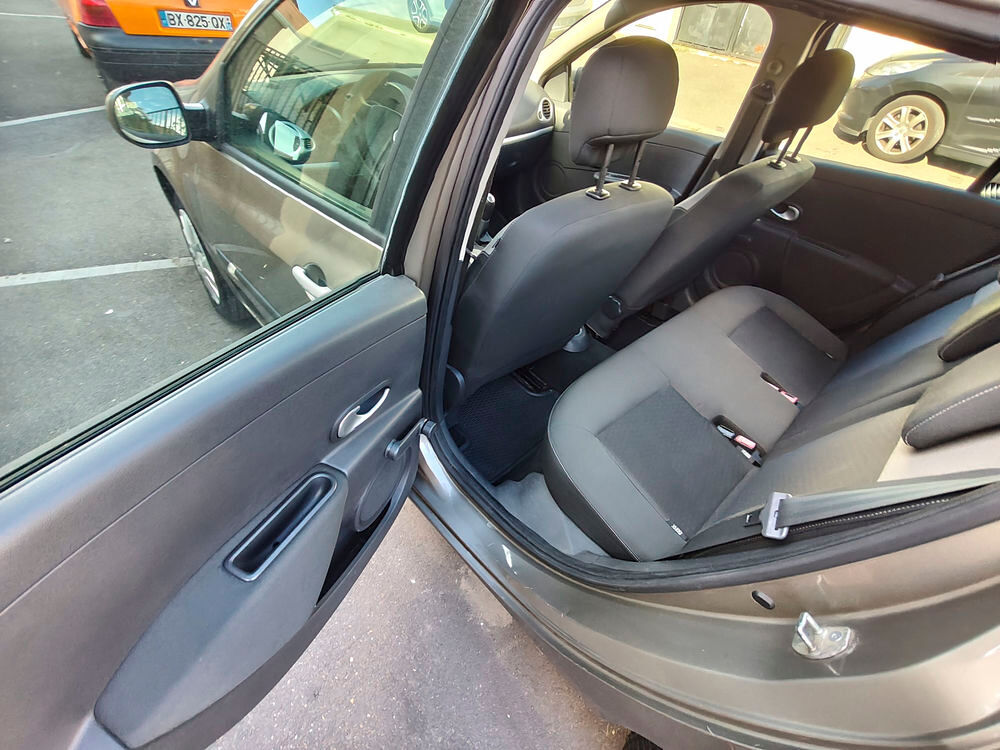 Clio III 1.2 16V 75 eco2 Authentique Euro 5 2010 occasion 93430 Villetaneuse
