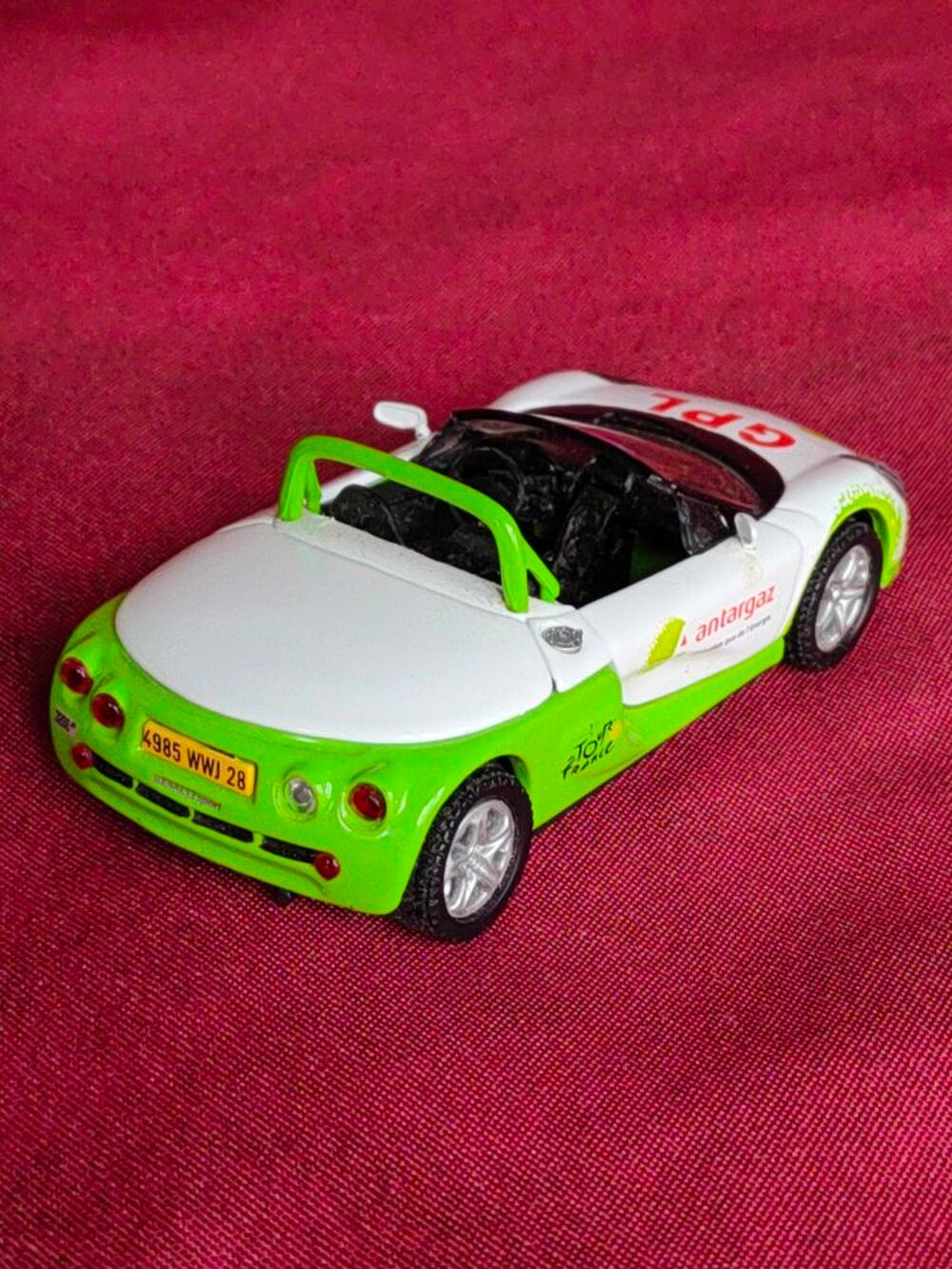 Voiture miniature spider renault du tour de france 