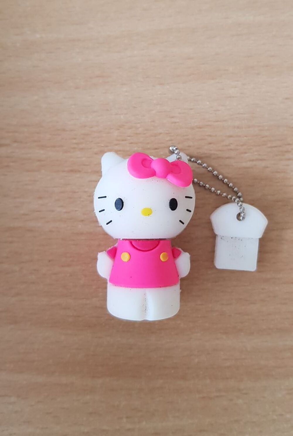 Cl&eacute; usb 8 go
chat hello kitty 
Jamais utilis&eacute;e Matériel informatique