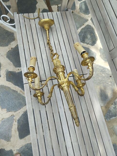 Lustre en bronze 4 branches 100 Saint-Martin-Valmeroux (15)