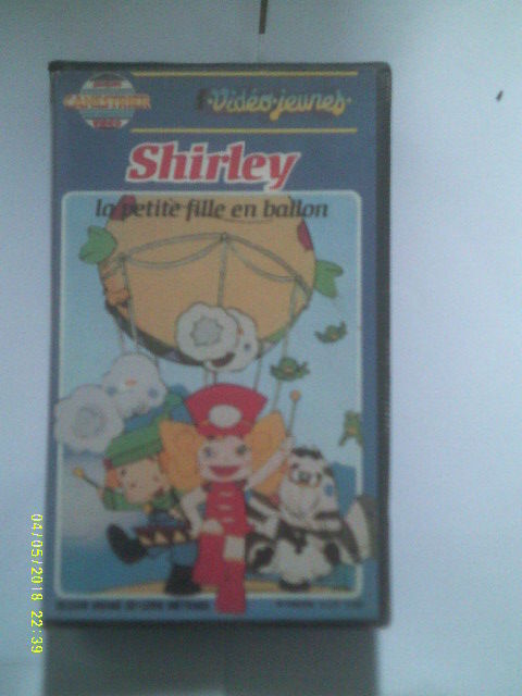 SHIRLEY ( la petite fille en ballon) 0 Malo Les Bains (59)