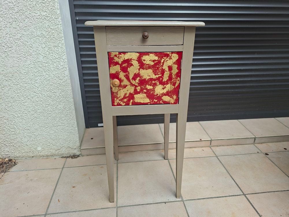 TABLE DE CHEVET Meubles