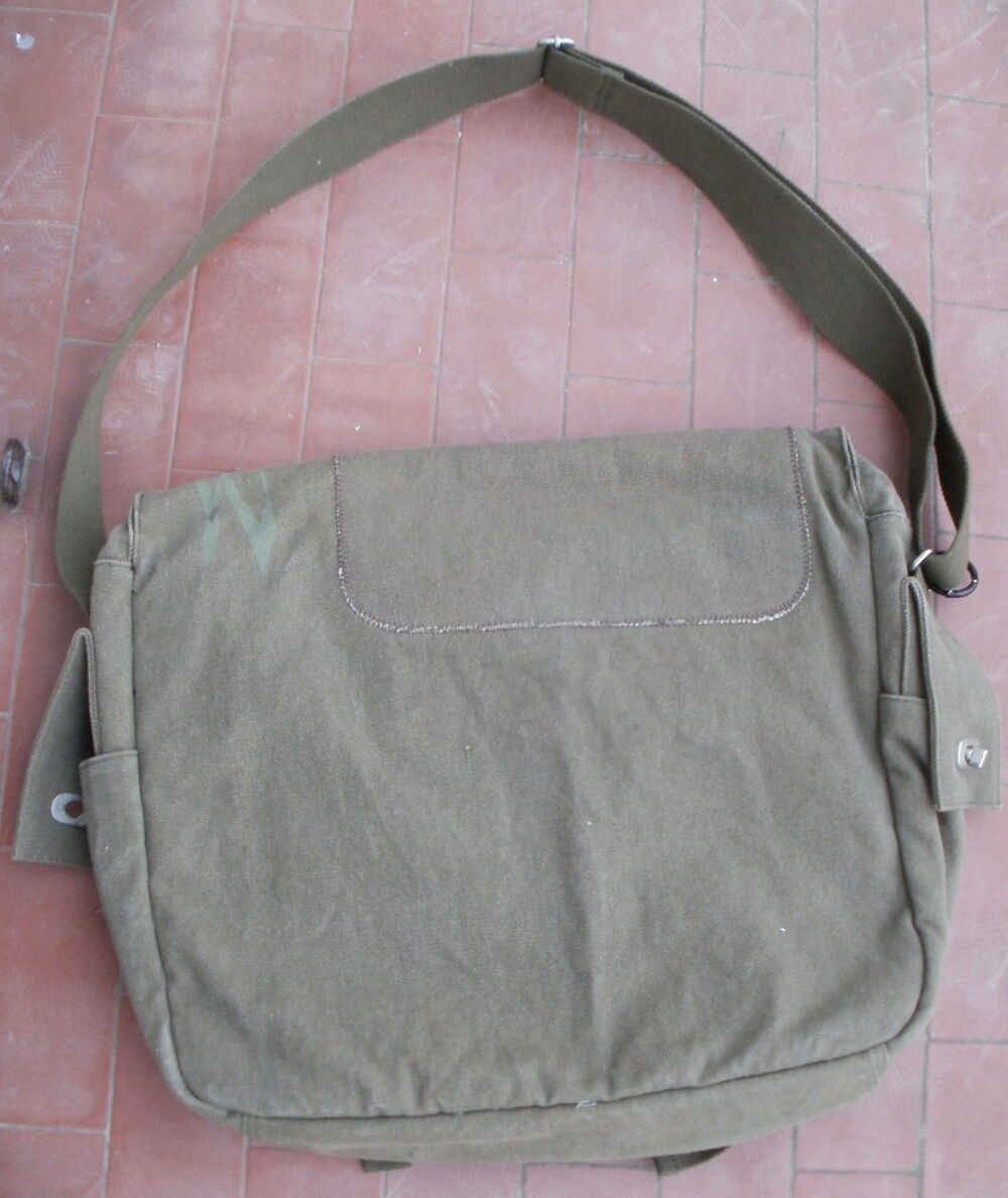 Grand sac &agrave; rabat CASE LOGIC pouvant servir de cartable, kaki Maroquinerie