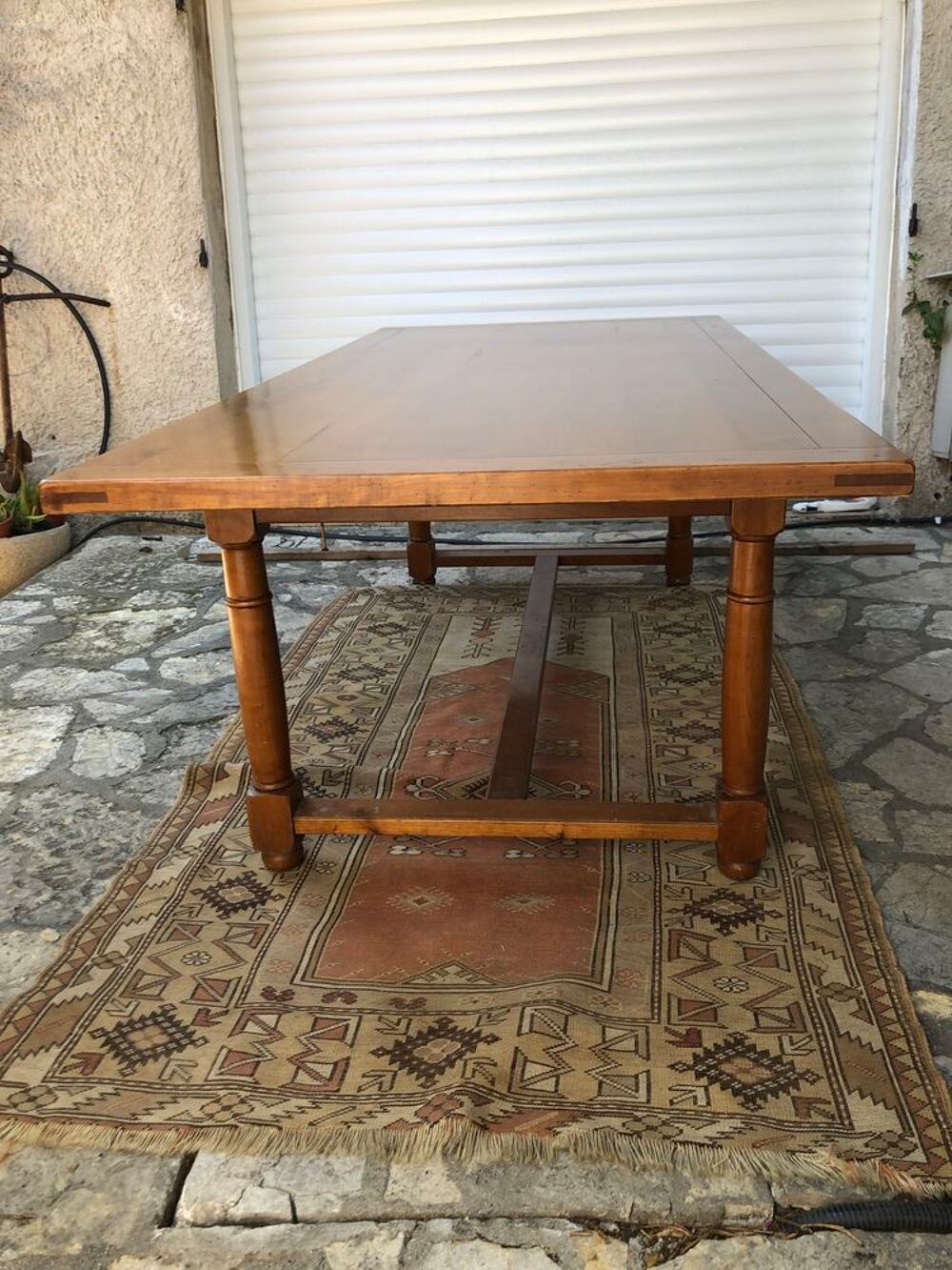 Grande table &agrave; manger noyer massif Meubles