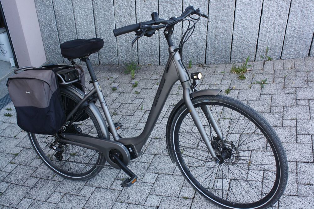 VTC &eacute;lectrique ROCKMACHINE M800 Vélos