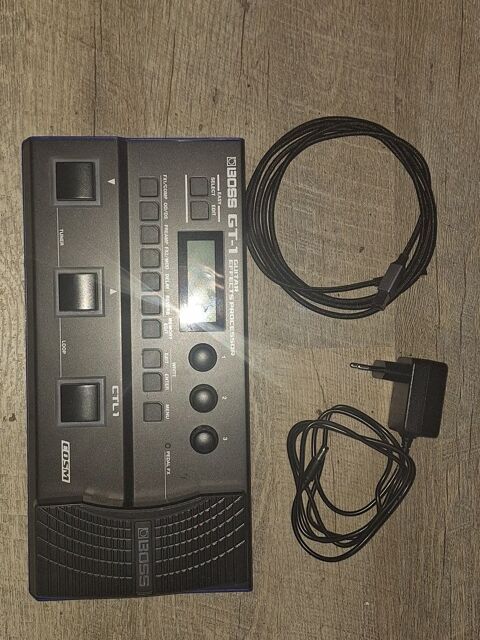 Multi effet guitare boss GT1 Beynes (78)