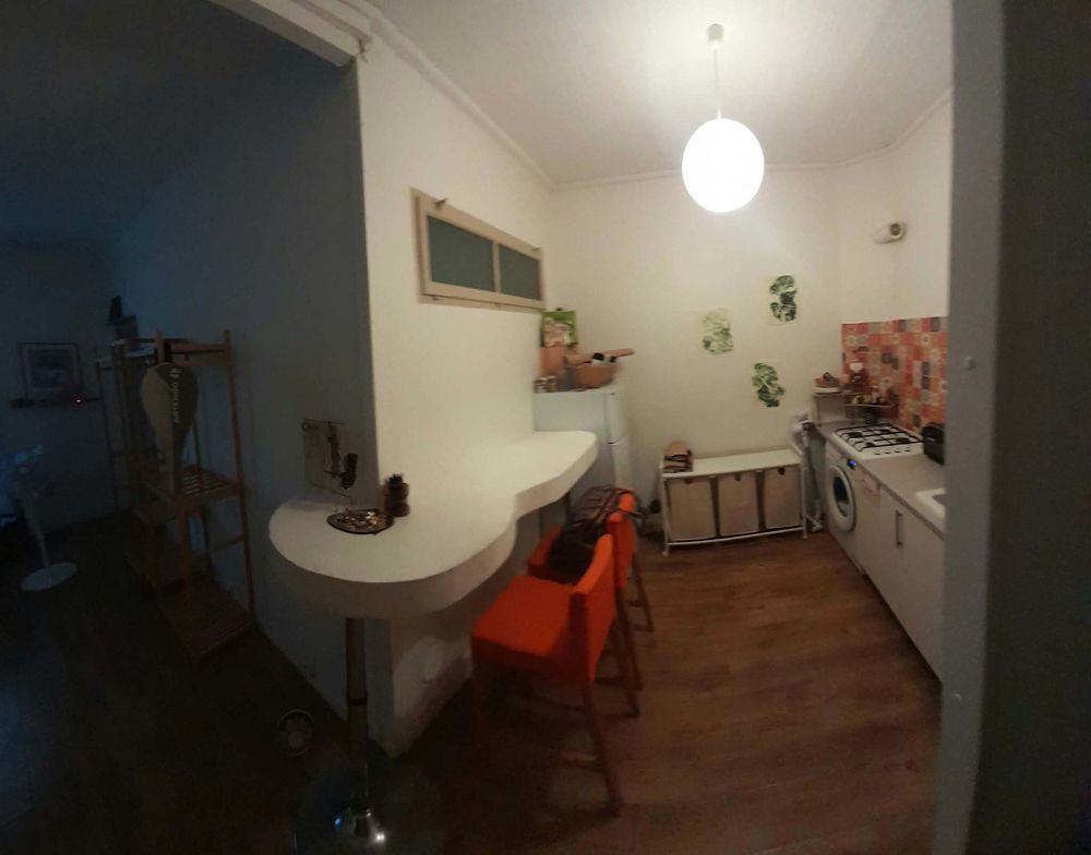 Vente Appartement APPARTEMENT 2 PIECES DONNANT SUR LA PLACE DU MARCHE Nîmes