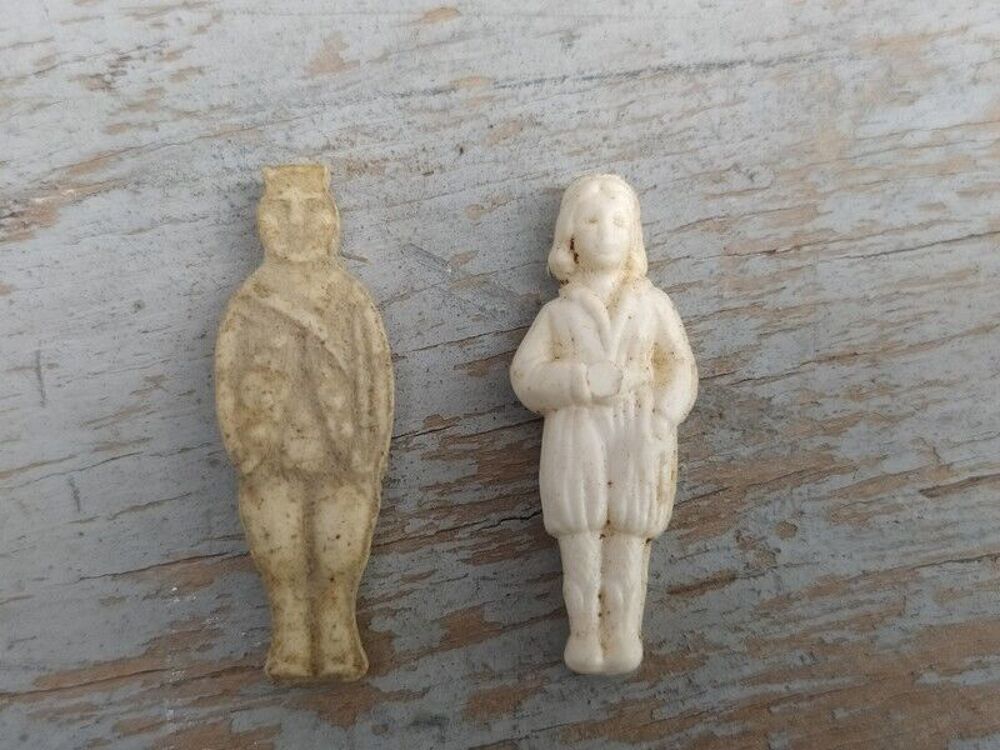 Deux F&egrave;ves Anciennes dont Roi Ranque Ducong&eacute; 