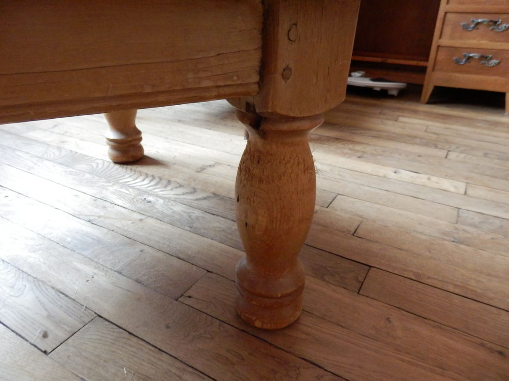 Table basse en pin anglais Meubles
