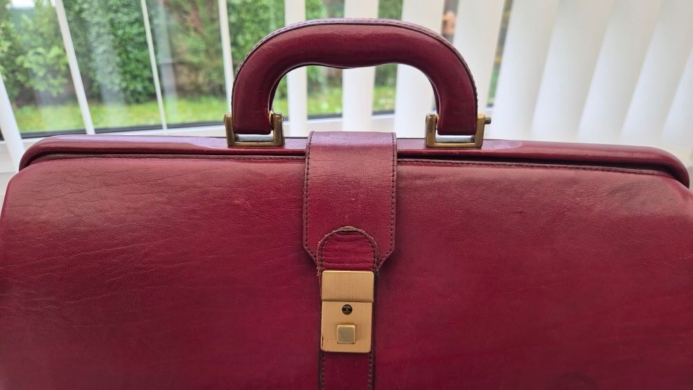 Sac de voyage, marque Rochas, vintage, 43 cm bordeaux Maroquinerie