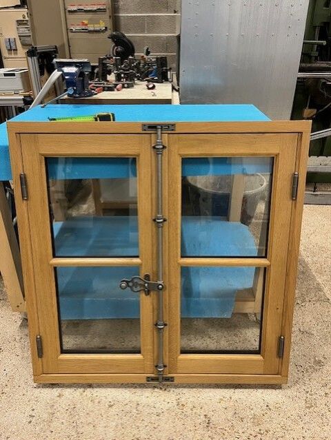 FENETRE CHENE MASSIF A L'ANCIENNE. 100 Montmirail (51)