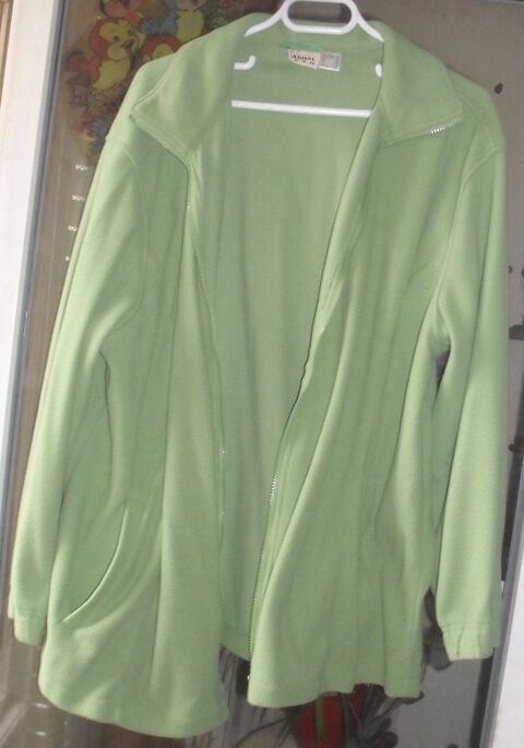 Gilet manches longues molletonn� T52 Vert Pomme 15 Montreuil (93)
