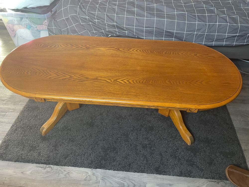 Table basse en bois brut Meubles