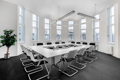 Espace de travail professionnel flexible &agrave; louer &agrave; Allianz Riviera  1229 06200 St roman de bellet