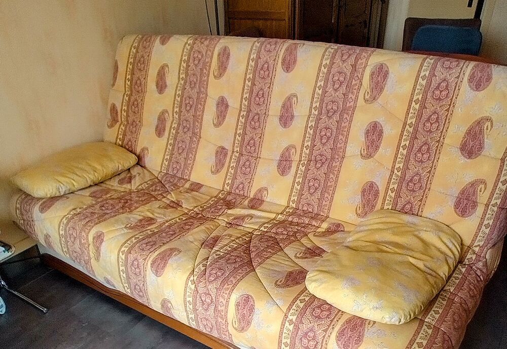 Banquette "clic-clac"avec couchage . Meubles