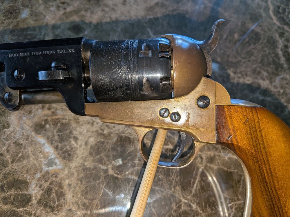 Revolver Uberti Colt 1851 navy reb nord de luxe calibre 36 