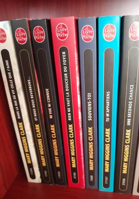 Lot de 10 ivres MARY HIGGINS CLARK  (POLICIERS) 10 Dinan (22)