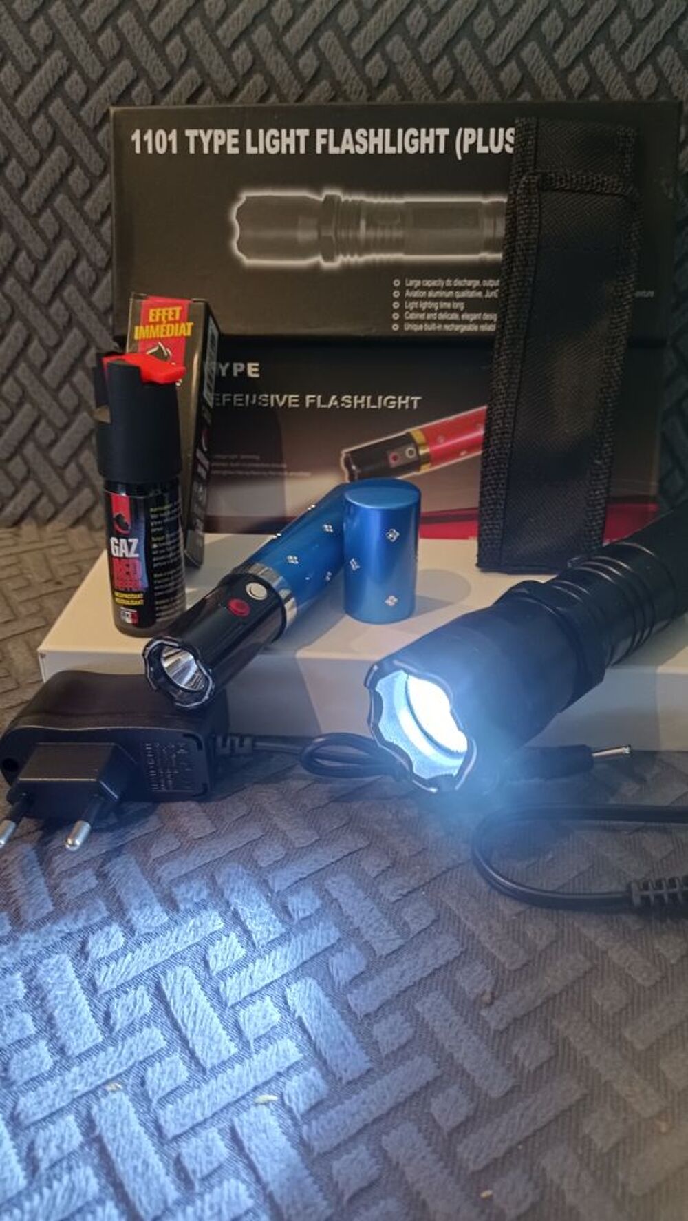 Taser tazer , protection, sef d&eacute;fense, autod&eacute;fense neuf Consoles et jeux vidéos