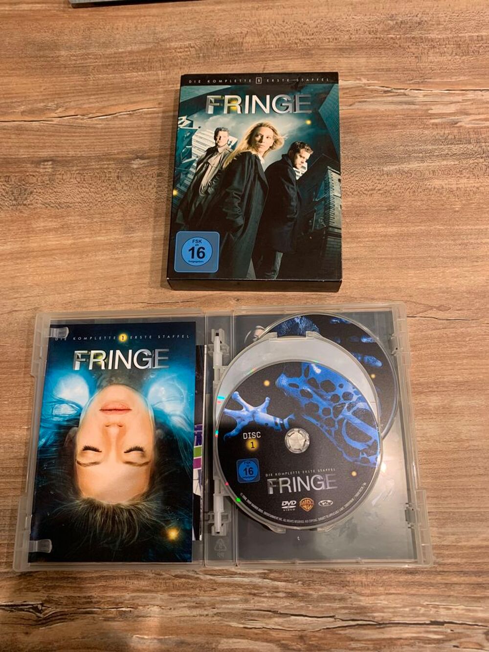Coffret 7 DVD " Fringe - L' int&eacute;grale de la s DVD et blu-ray