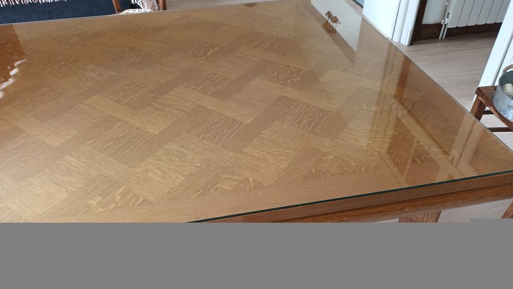 Grande Table plus 4 chaises Meubles