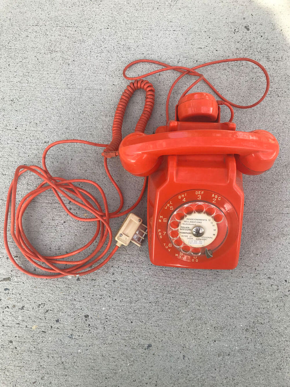 T&eacute;l&eacute;phone vintage orange BC 372 -1000 Téléphones et tablettes