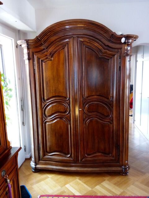 ARMOIRE ALSACIENNE GALBEE EN NOYER MASSIF CHAPEAU GENDARME 1500 Strasbourg (67)