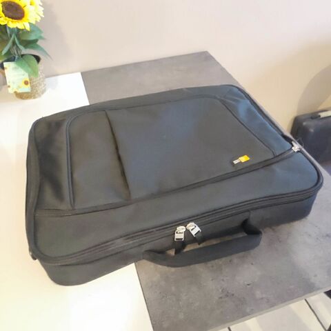 Sacoche pc portable 17' Ordinateur 30 Le Bourget (93)