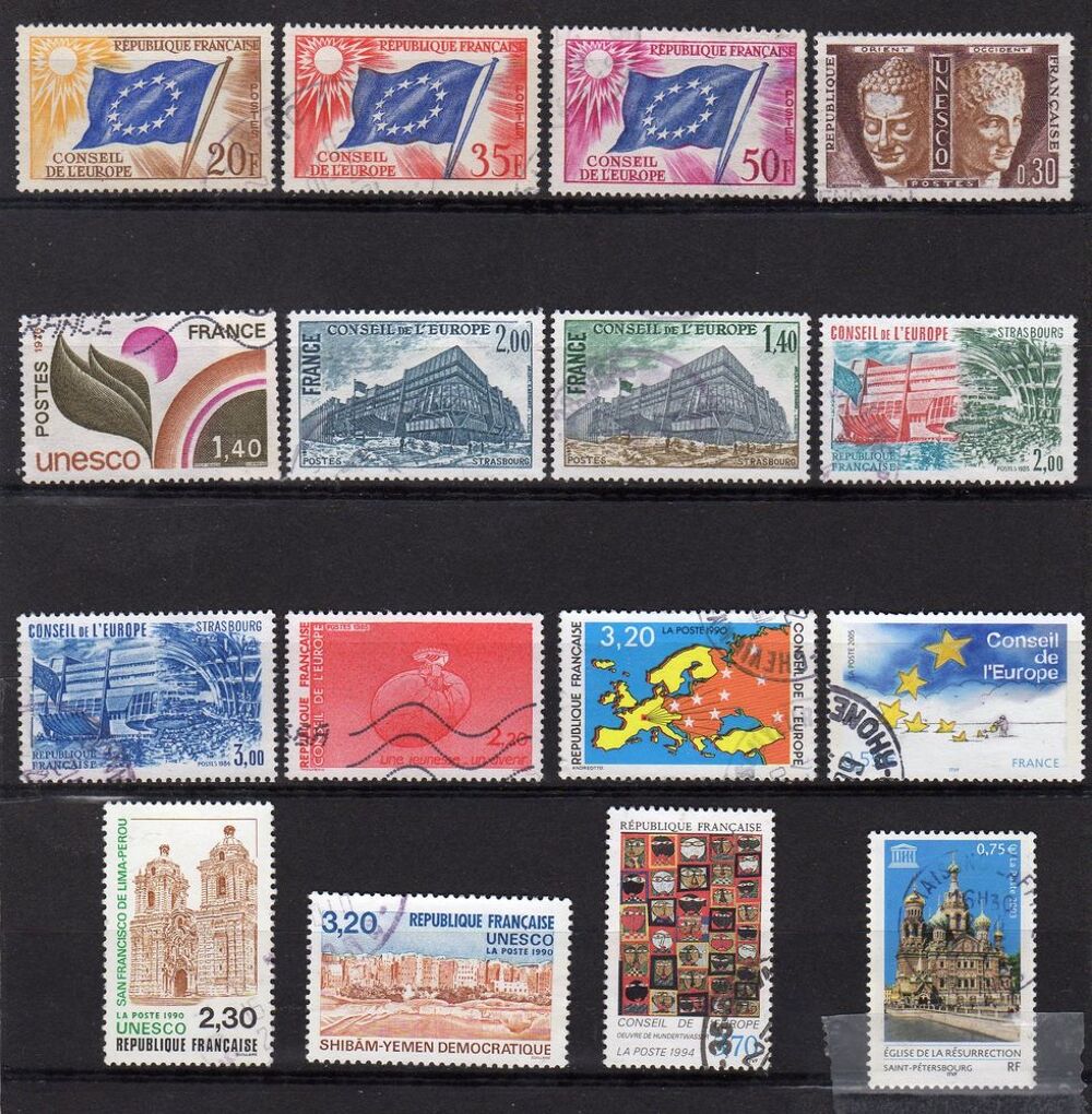 LOT DE TIMBRES POSTE 
" SERVICES "
OBLITERES 