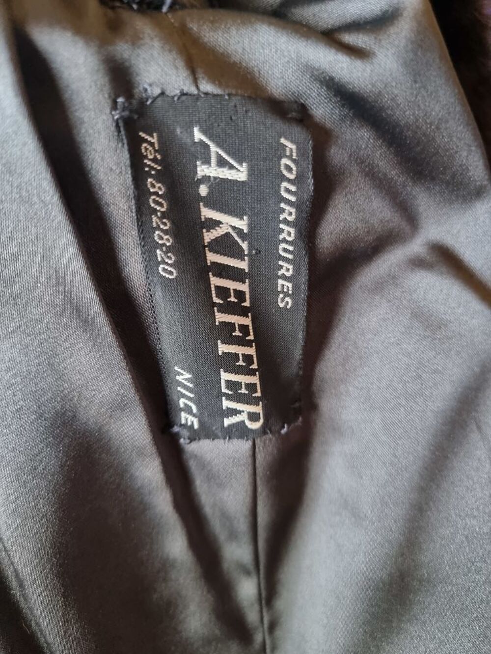 Manteau manches 3/4 superbe qualit&eacute; col fourrure Vêtements