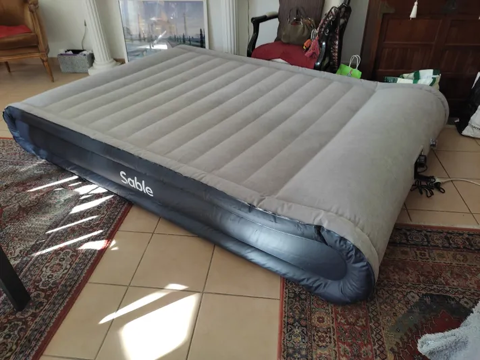 Matelas d'appoint gonflable deux places  75 Bouzigues (34)