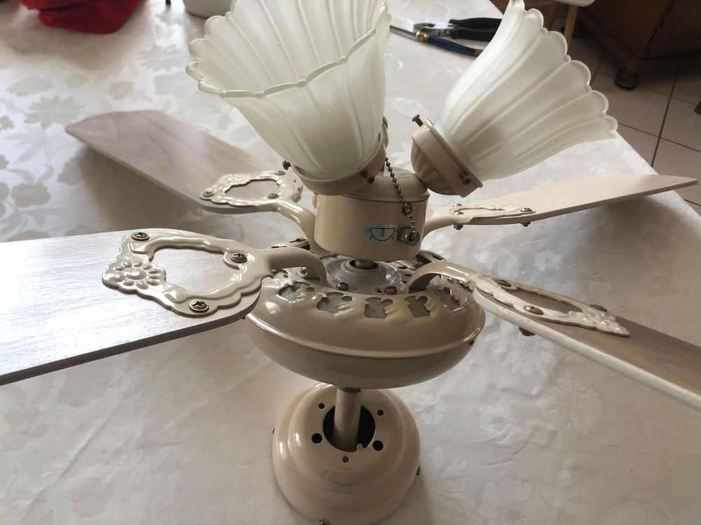 Lustre/ventilo.
Bricolage