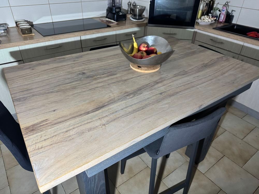 TABLE DE CUISINE OU DE PRESENTATION Meubles
