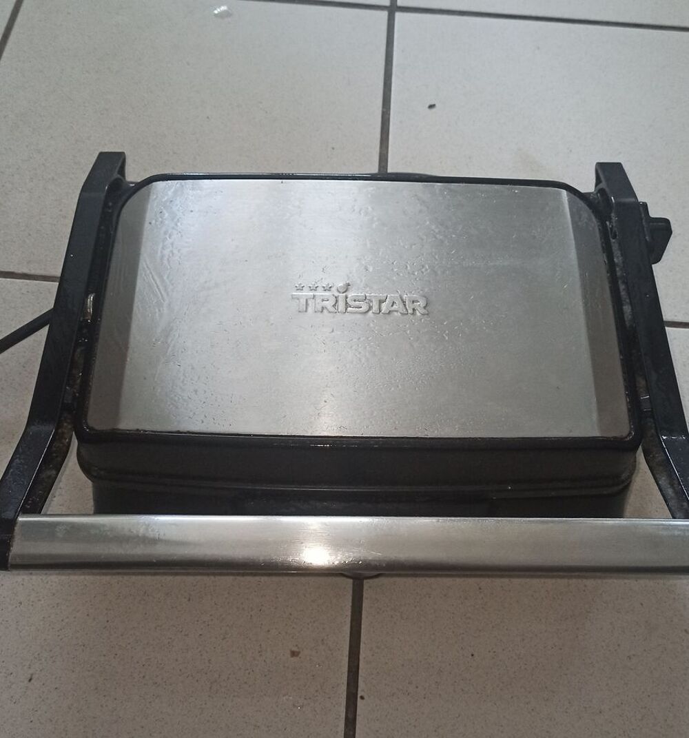 Grill &eacute;lectrique / Appareil &agrave; paninis Electroménager