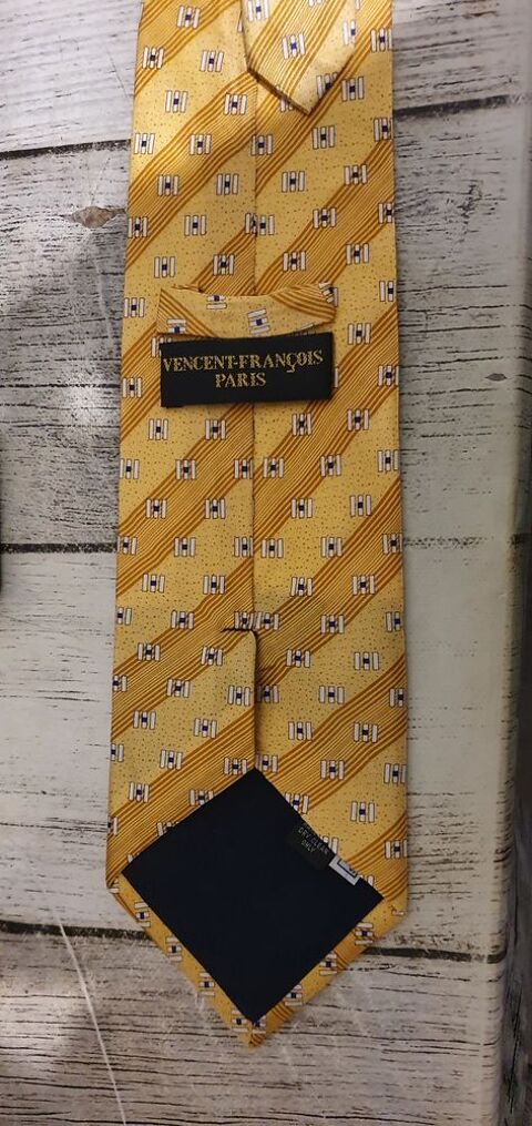 Lot de 6 Cravates en soie neuves Fait main.
18 Besan�on (25)