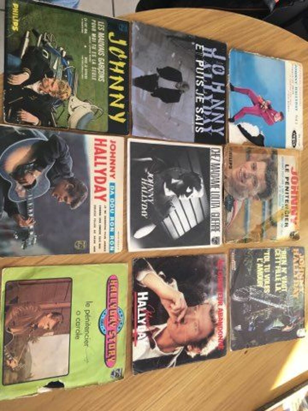 Lot de 45 tours johnny Hallyday CD et vinyles
