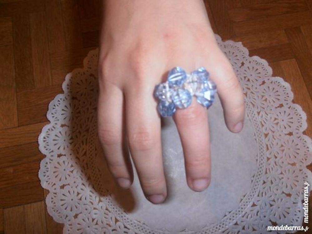 Bague en perles (28b) Bijoux et montres