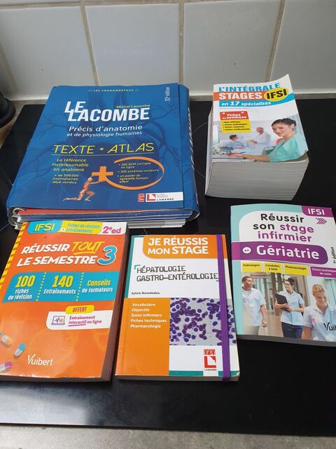 Lot livres infirmiers 40 Saint-Quentin (02)