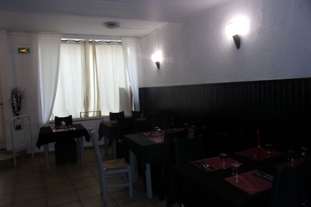TABLE DE RESTAURANT Meubles