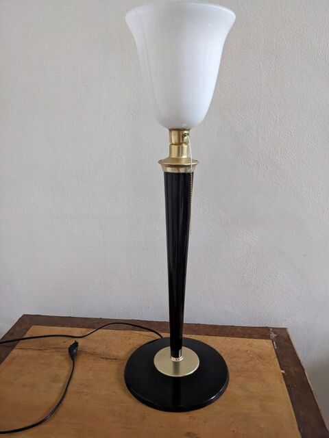 Belle lampe art d�co MAZDA laqu�e noire avec tulipe en opali 165 Marseille 13 (13)