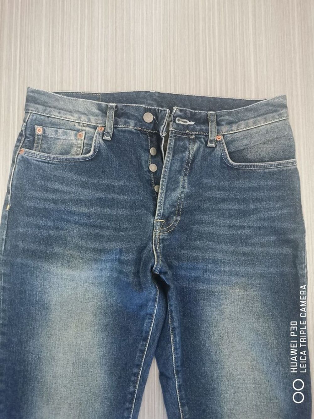 1 Jeans Levi's bleu 501 32x32 comme neuf Vtements