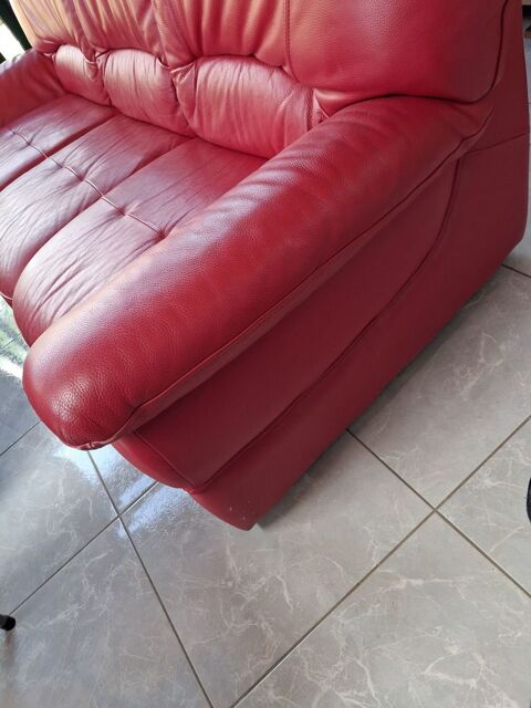 Canap� cuir rouge 75 Montaigu (85)