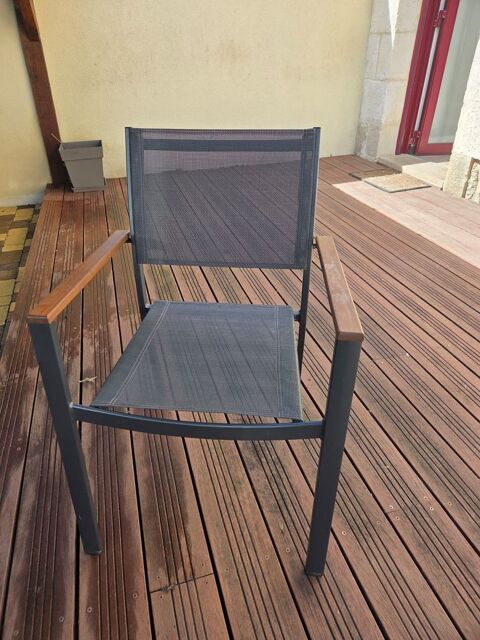 Table extérieure et fauteuil extérieur 450 Brignac-la-Plaine (19)