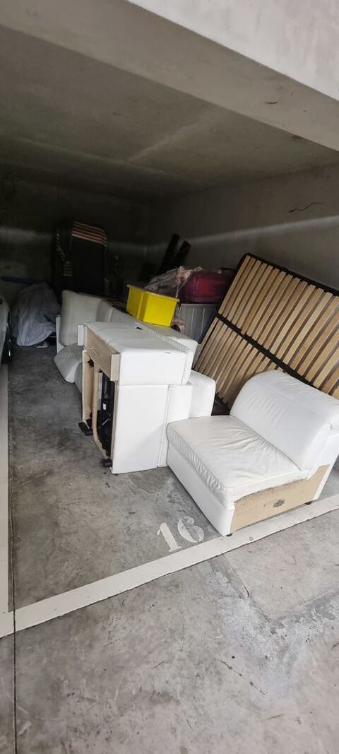 Canap d'angle en cuir blanc Chteau d'Ax excellent tat 900 Saint-Laurent-du-Var (06)