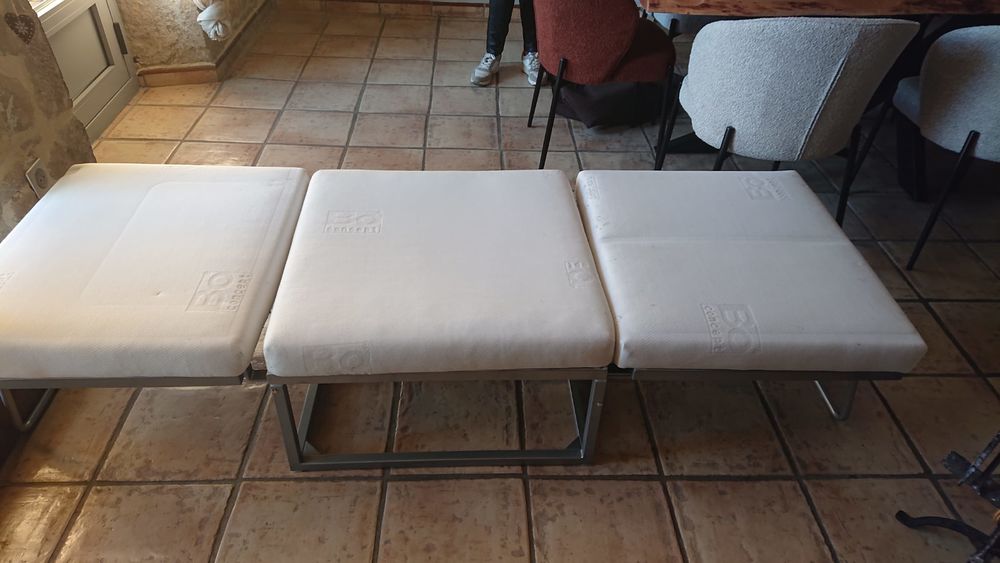 Chaises et pouf Meubles
