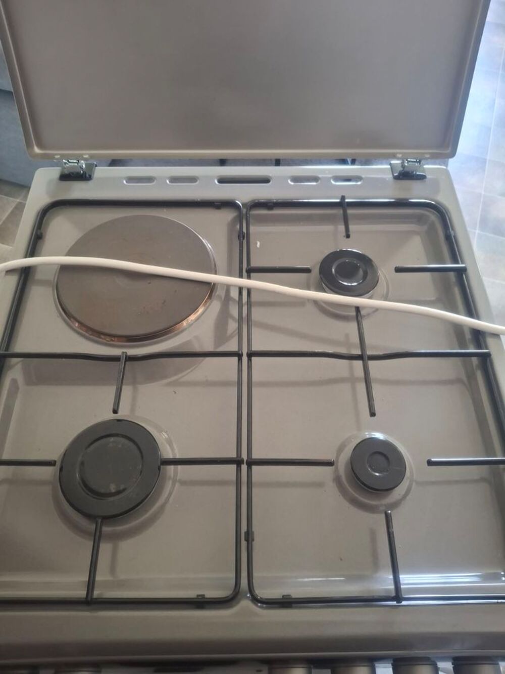 Cuisini&egrave;re Valberg ? Tr&egrave;s bon &eacute;tat, peu servie Electroménager