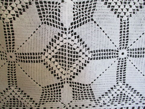 DESSUS DE LIT AU CROCHET FAIT MAIN 40 Vendargues (34)