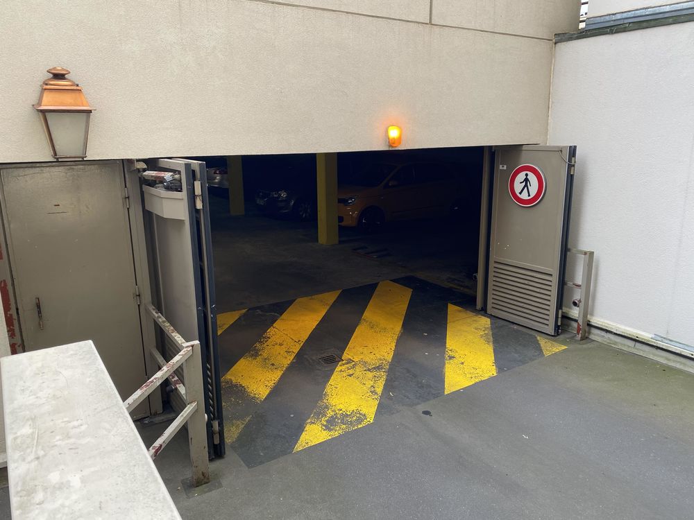 Location Parking/Garage Parking couvert ? Accès direct Bd de Charonne 75020 Paris 20