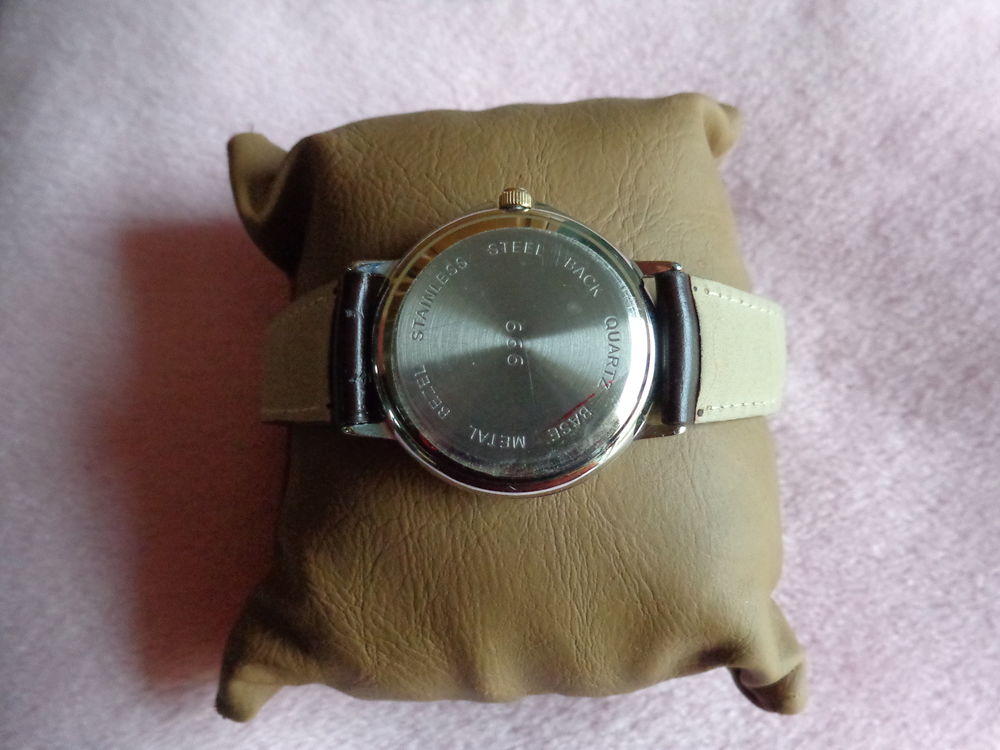 Montre classique. Bijoux et montres