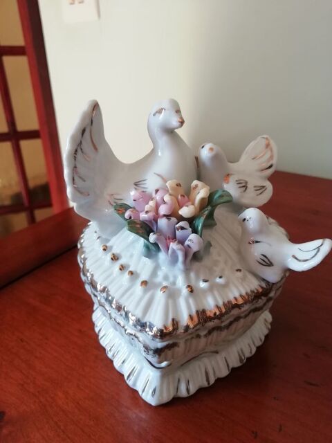 Bonbonnire  romantique  en forme de c?ur 18 Lsigny (77)